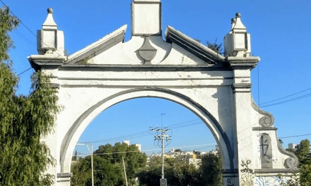 Los Obreros del Puente de Mexico Leyenda en La Guia de Puebla